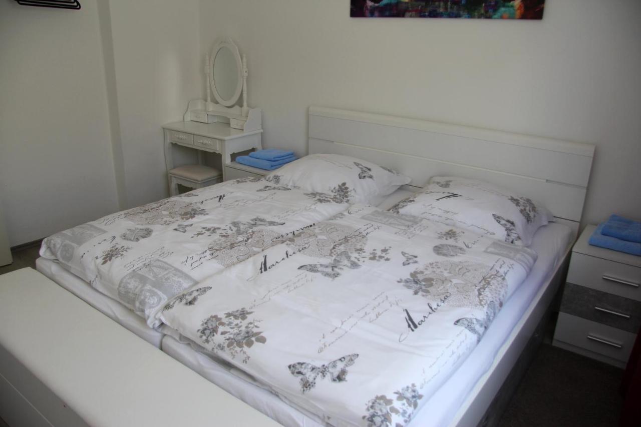 Geraeumige 4 Zimmer Wohnung An Den Kaiserthermen Trier Luaran gambar